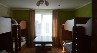 Гостиница Kuzya Guest House Улан-Удэ Кровать в общем номере для мужчин и женщин с 8 кроватями-1