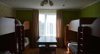 Гостиница Kuzya Guest House Улан-Удэ Кровать в общем номере для мужчин и женщин с 8 кроватями-4